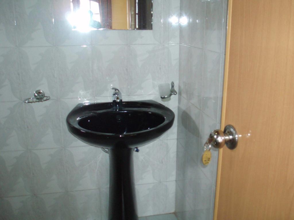 Bed and Breakfast Hill View Bungalow Нувара-Элия Номер фото